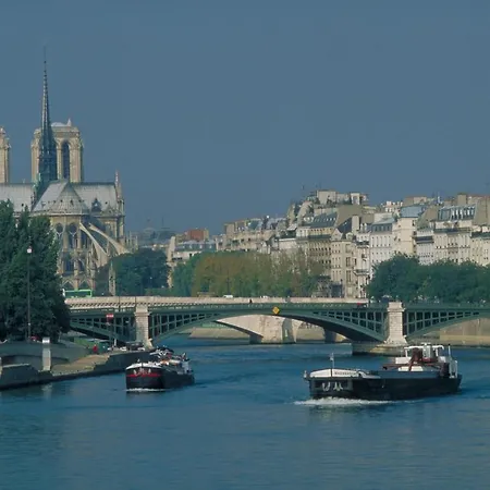 Adagio Access Saclay Aparthotel