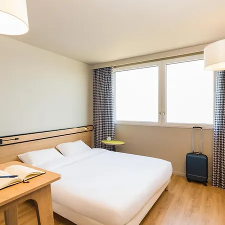 Adagio Access Saclay 3*